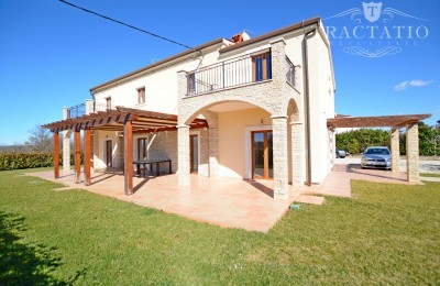House for sale with swimming pool and sea view, Umag, Istria.