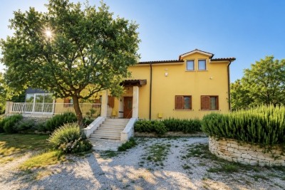 Großzügiges Anwesen mit hervorragenden Wohn- und Investitionsmöglichkeiten in Svetvincenat, Istrien, Kroatien 3