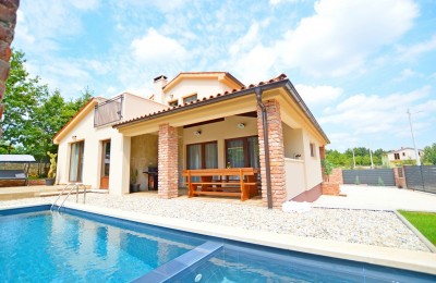 Villa for sale in a quiet location near Pula, Istria 16