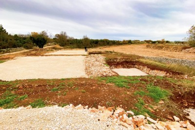 Terreno con permesso di costruire per una casa familiare a Dignano, Istria, Croazia 4