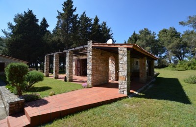 Vila s parcelo 13.000 m2 v Novigradu v neposredni bližini morja, Istra, Hrvaška 6