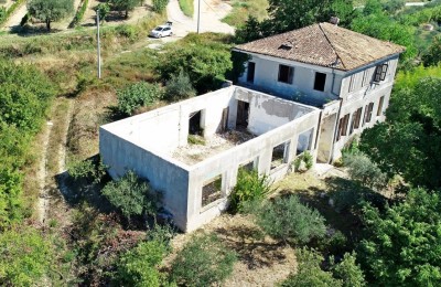 Istarska kuća s pogledom na more na prodaju u blizini Buja, Hrvatska 10