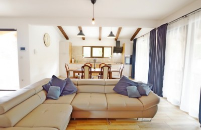 Villa zum Verkauf in ruhiger Lage in der Nähe von Pula, Istrien 18