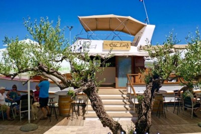 Coffee bar for sale next to the marina, Novigrad, Istria