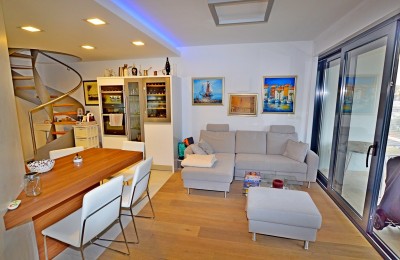 Luksuzni apartma za prodajo v centru Novigrada, Istra, Hrvaška