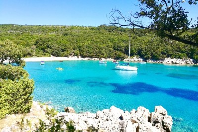 Einzigartiges Ackerland, 88.000 m2, die schönste Bucht der Insel, Cres, Kroatien