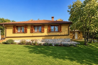 Großzügiges Anwesen mit hervorragenden Wohn- und Investitionsmöglichkeiten in Svetvincenat, Istrien, Kroatien 4