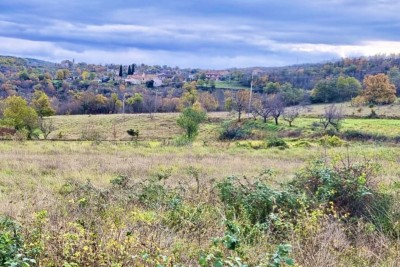 Building land 741 m2 in the center of Istria, for the construction of a villa with a swimming pool, Karojba, Istria 2