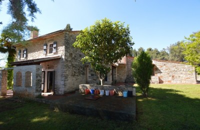 Villa met tuin van 13.000 m2 in Novigrad vlakbij de zee, Istrië, Kroatië 2