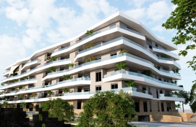 Twee verdiepingen tellend appartement van 166,49 m2 in het centrum van Pula, 100 m van de zee, Istrië 8