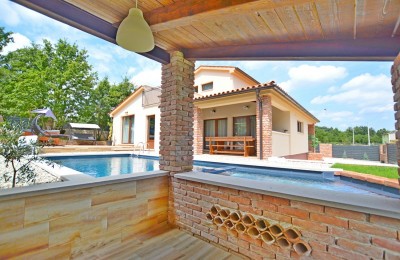 Villa zum Verkauf in ruhiger Lage in der Nähe von Pula, Istrien 14