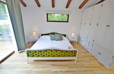 Villa in vendita in una posizione tranquilla vicino a Pola, in Istria 24